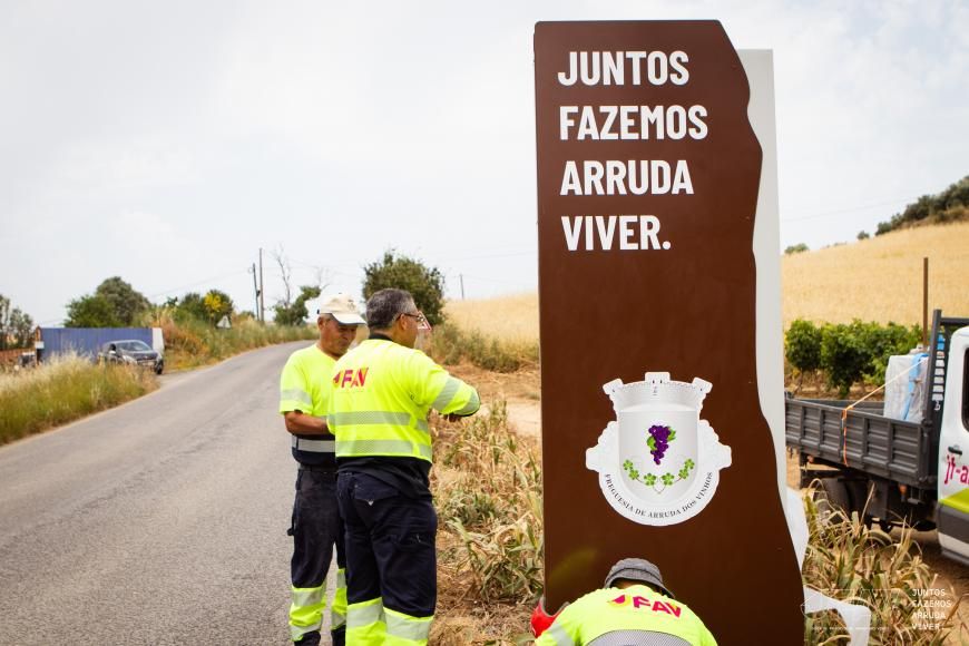 Freguesia com novas placas identificadoras dos limites